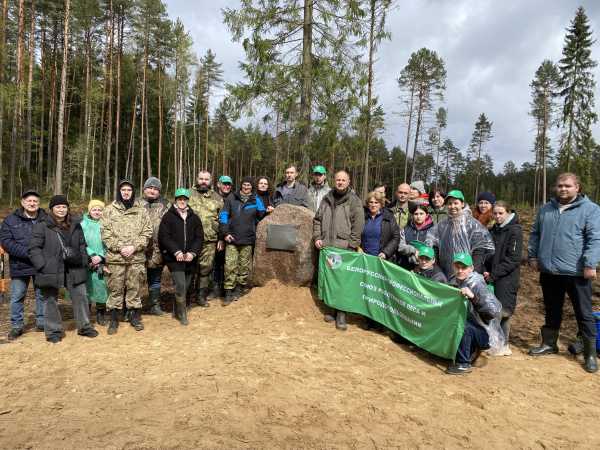 Белорусский профсоюз работников леса и природопользования создал памятные культуры в честь 80-летия под мирным небом