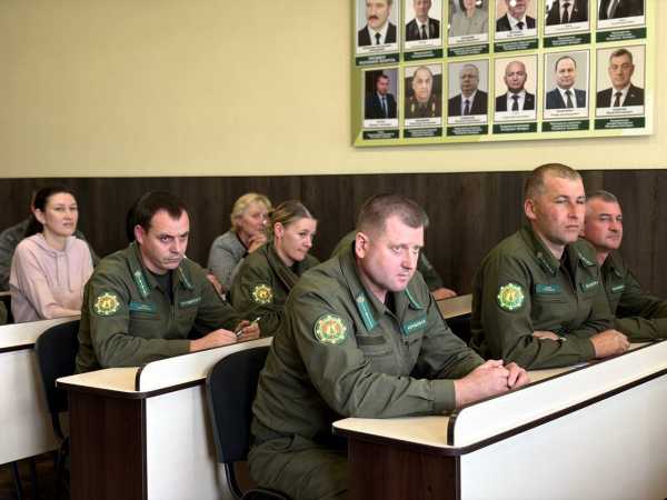 «Успех предприятия зависит от каждого на своем месте»: Юрий Шумский встретился с работниками Глусского лесхоза