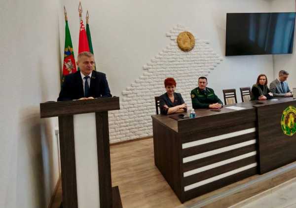 Юрий Шумский встретился с коллективом Лиозненского лесхоза