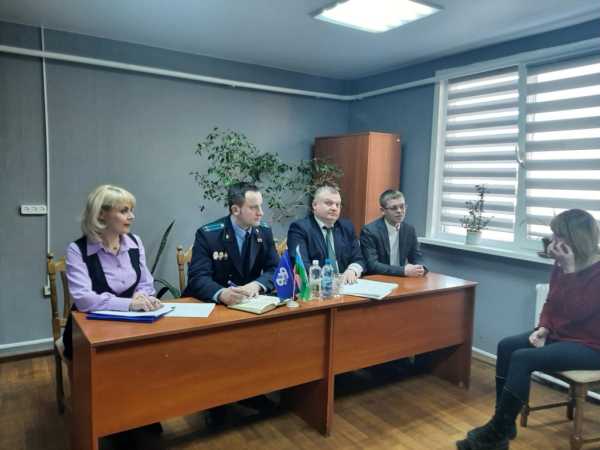 День рождения, которого нет, «скромное» поздравление с праздником, не заплатили за работу. Какие еще вопросы интересовали граждан на профсоюзных приёмах
