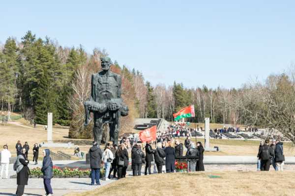 Вечная память. Профсоюзы возложили цветы к мемориальному комплексу«Хатынь»