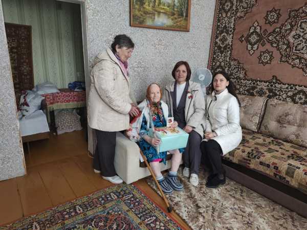 Поздравление ветеранов на дому в преддверии празднования Победы в Великой Отечественной войне