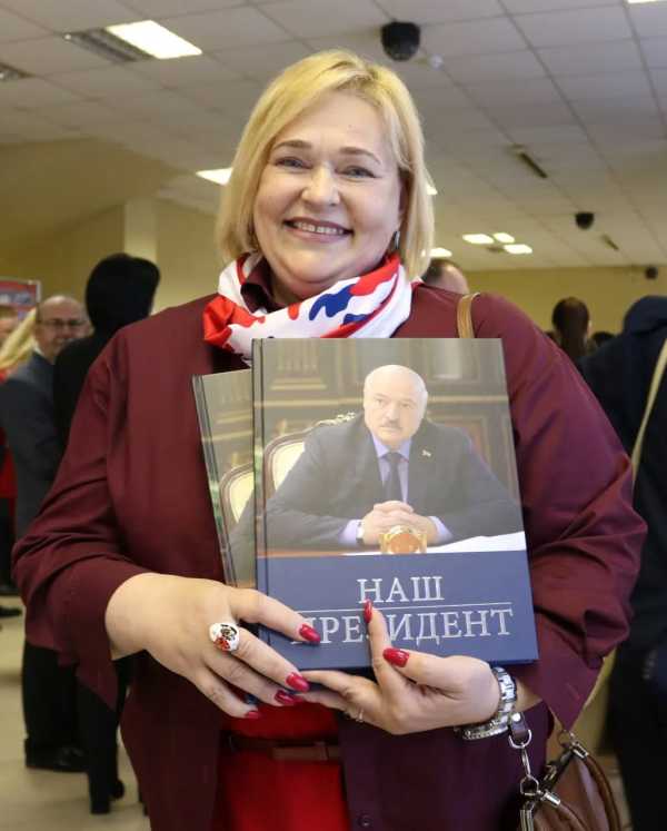 Наш президент" – книга о лидере, который вдохновляет!