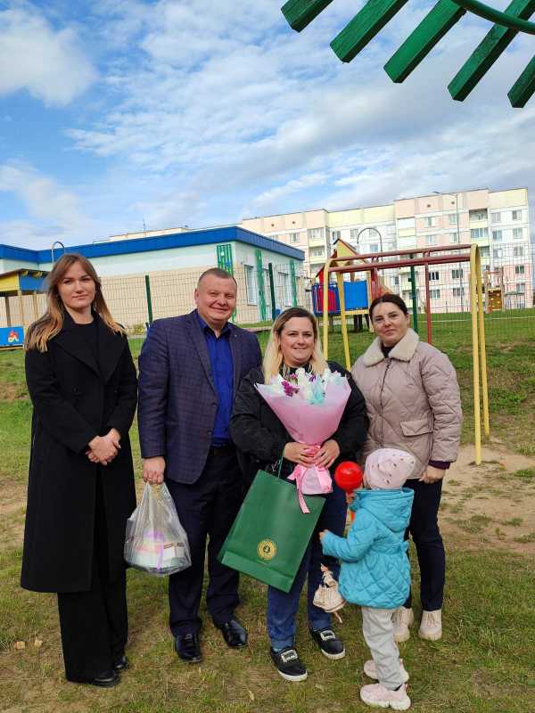 Символичное поздравление от Профсоюза!