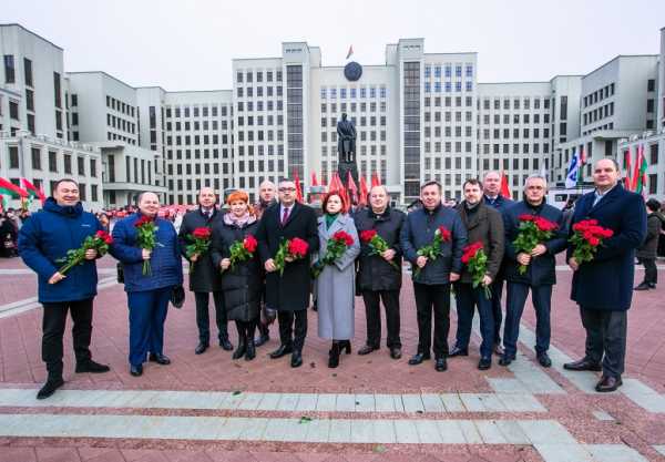 Представители национального профцентра приняли участие в митинге ко Дню Октябрьской революции