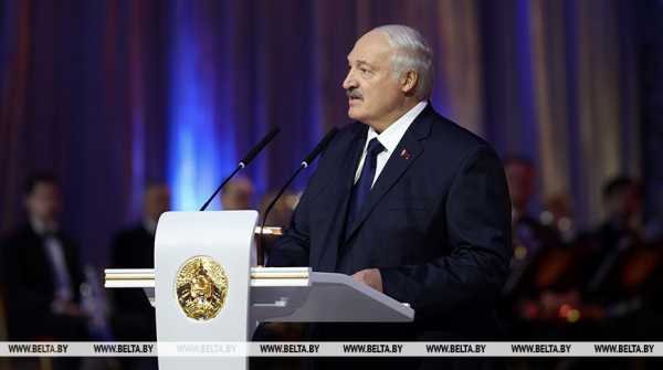 Лукашенко про Год белорусской женщины: впервые выбрали не просто тему года, а его символ