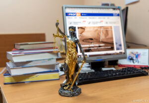 СВЫШЕ 7 МИЛЛИОНОВ РУБЛЕЙ ВЕРНУЛИ РАБОТНИКАМ БЛАГОДАРЯ ПРОФСОЮЗАМ 		 Такую цифру озвучил на III пленуме Минского городского объединения профсоюзов председатель ФПБ Михаил Орда.