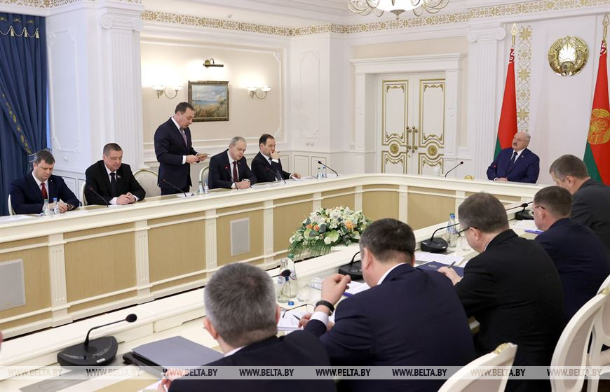 Что предлагается изменить в земельном законодательстве: итоги совещания у Главы государства